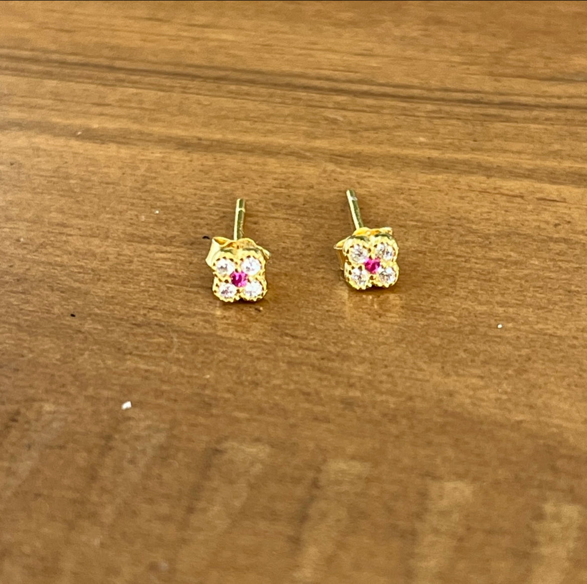 Stackable flower clover studs