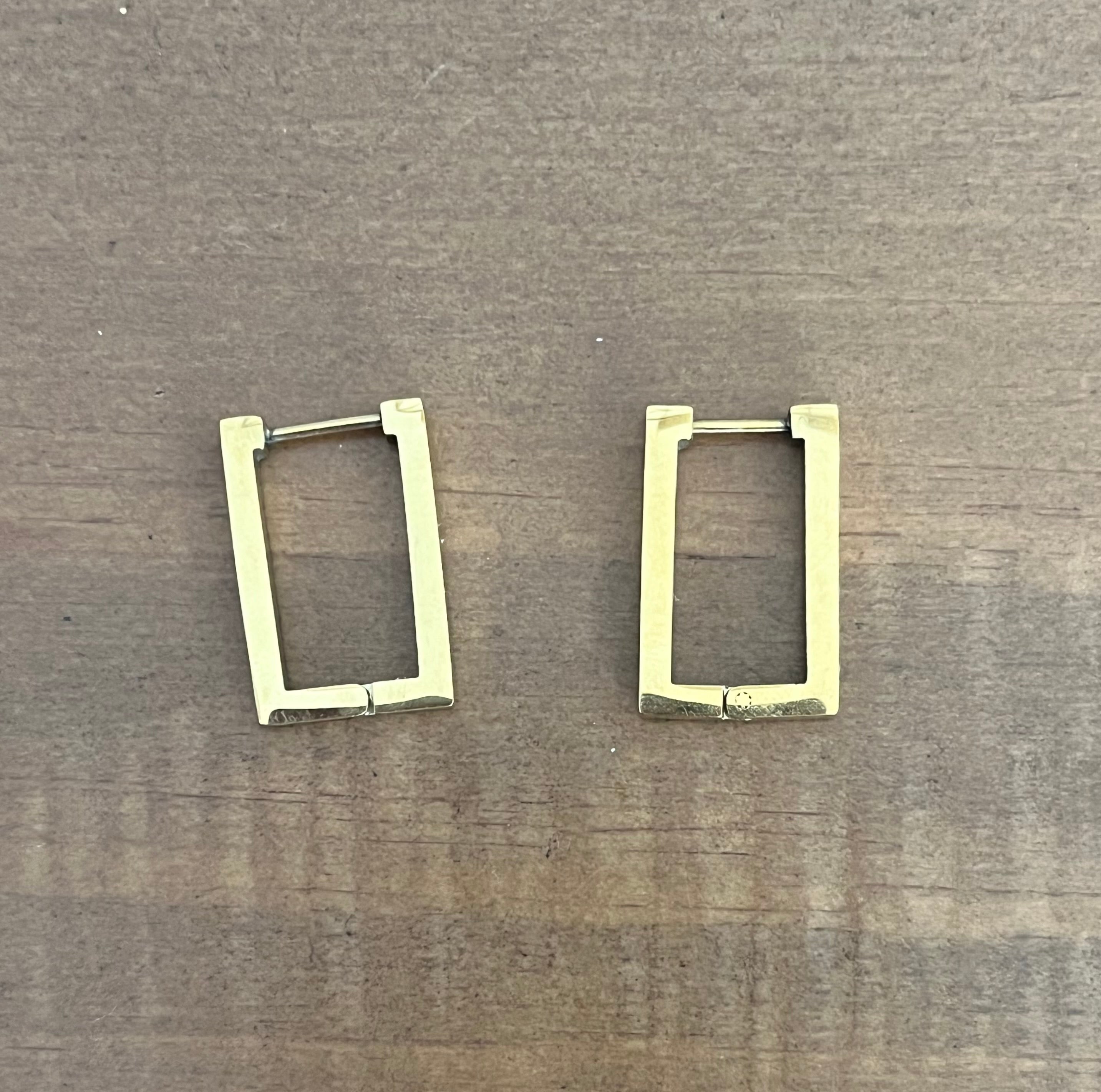 Rectangle hoops in gold